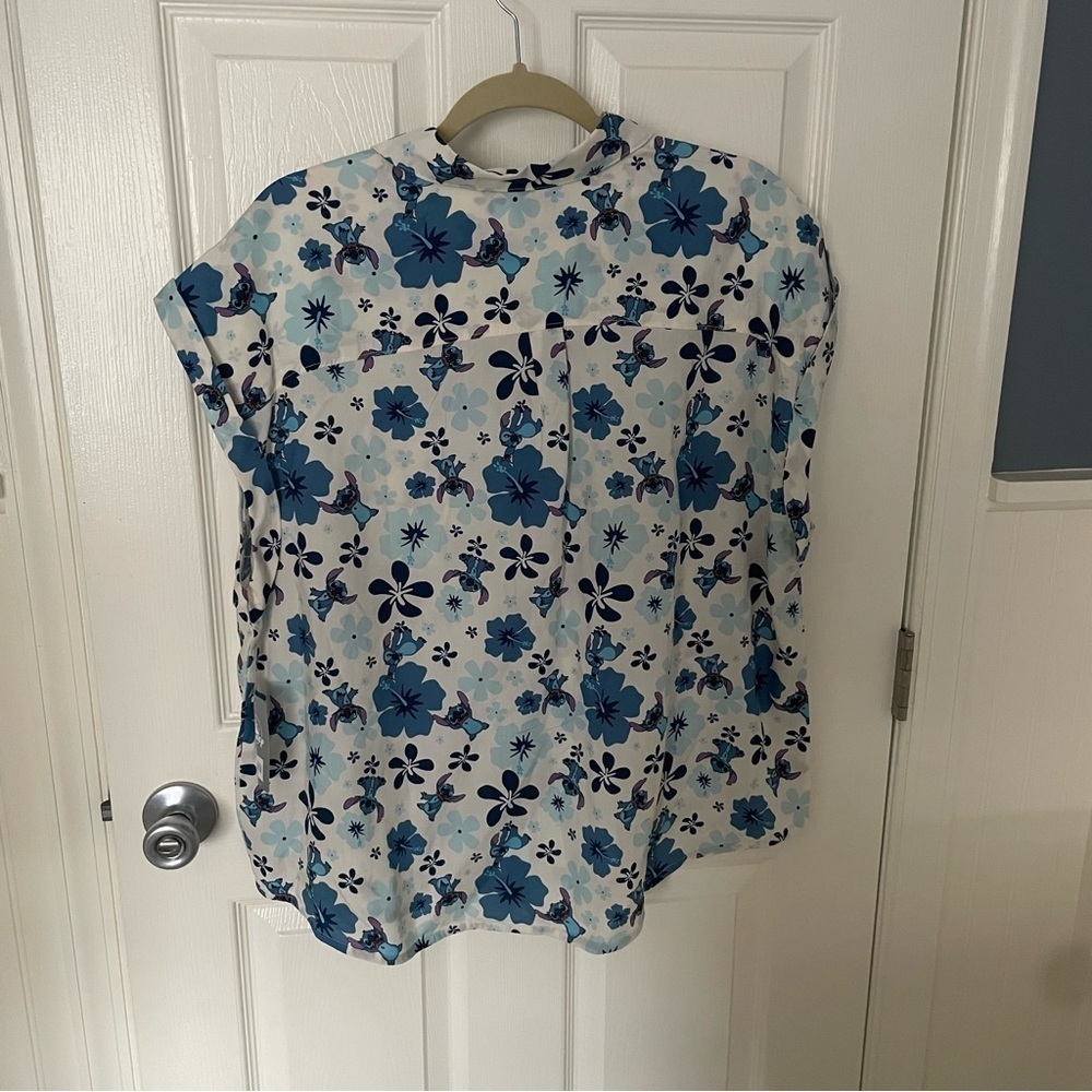 Disney Parks Lilo & Stitch Women Stitch Woven Button Up Shirt XL NWT 2024 - Picture 5 of 11